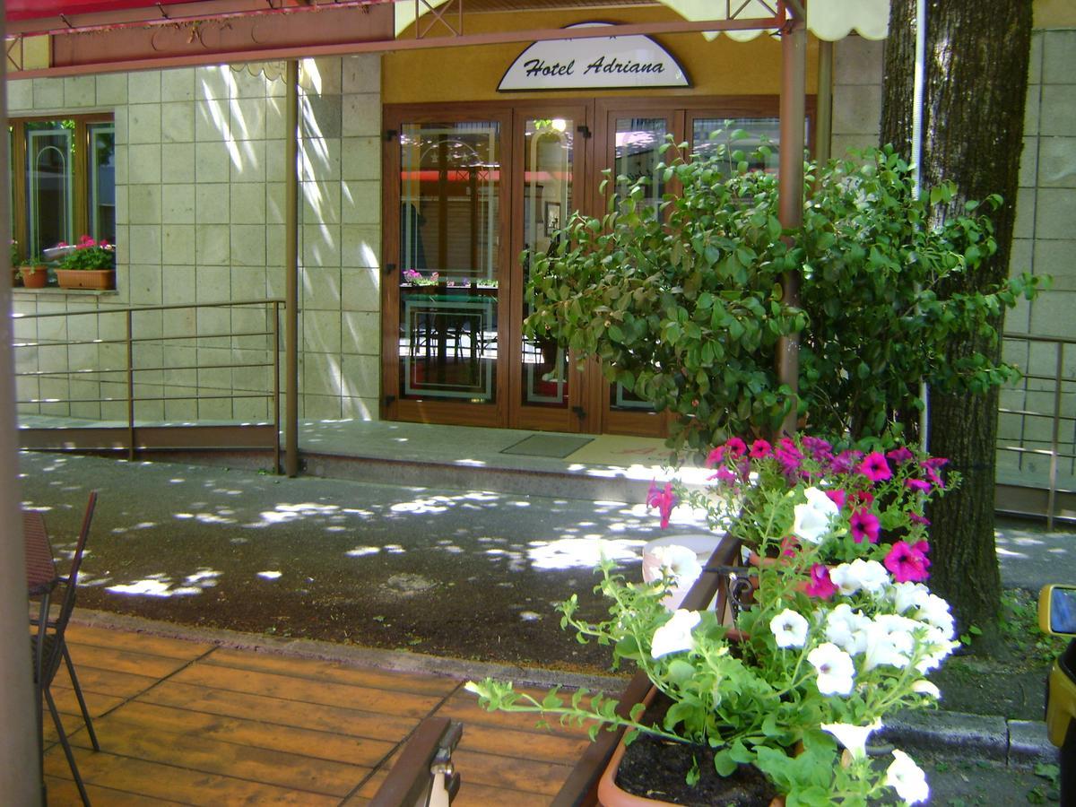 Hotel Adriana Abbadia San Salvator Exterior photo